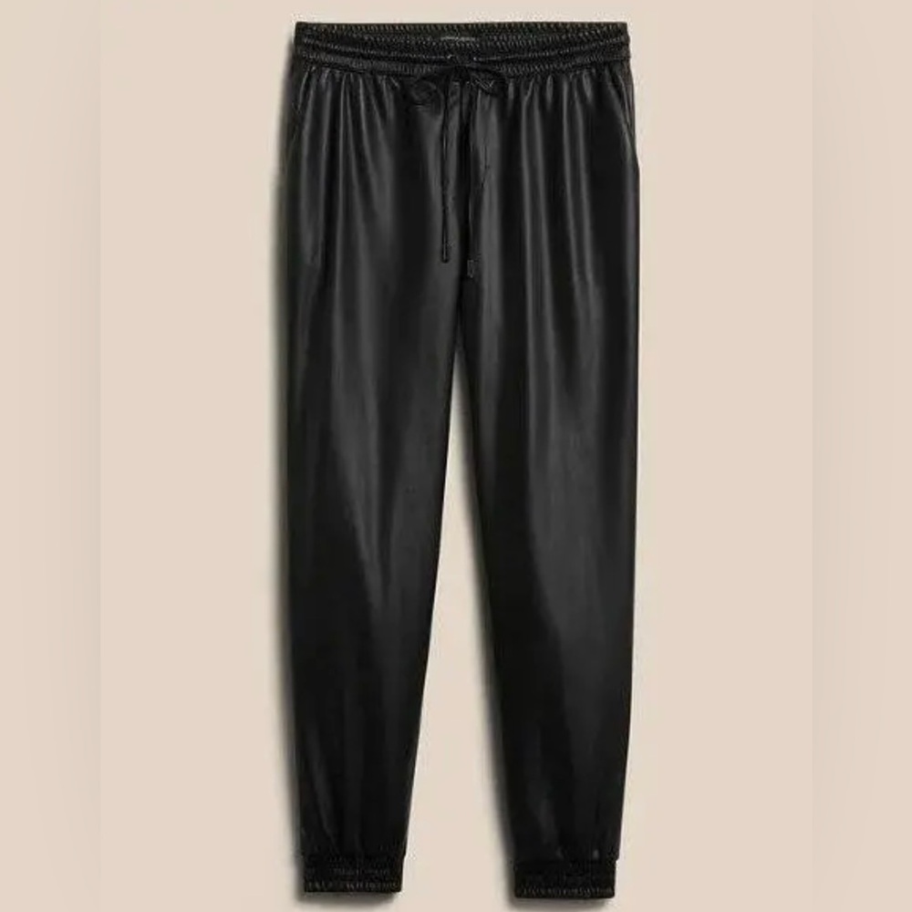 Banana Republic vegan leather jogger - Black size medium